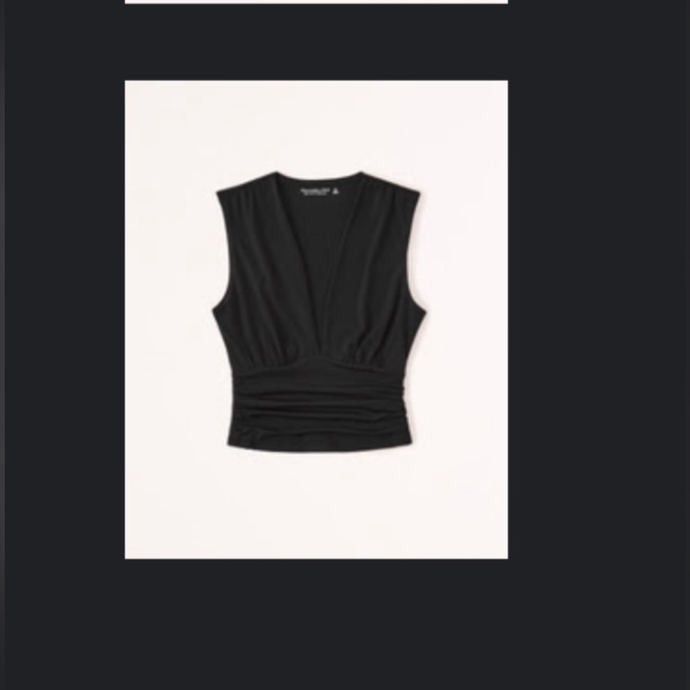 Abercrombie Cropped V-neck Ruched Top